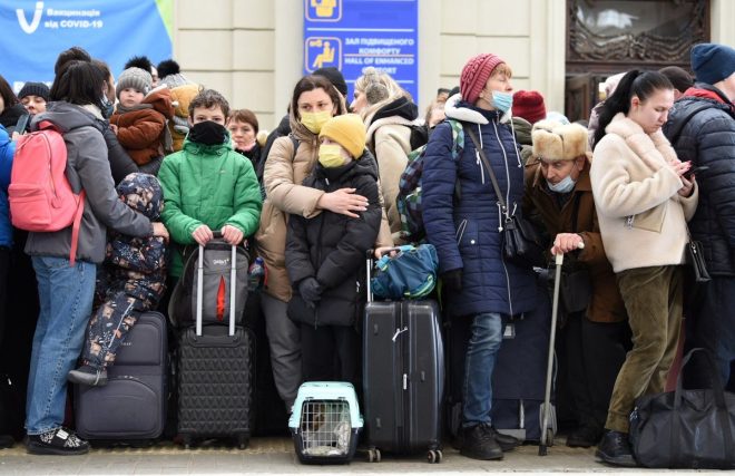 ðĻ Trump to Revoke Legal Status for 240K Ukrainian Refugees!