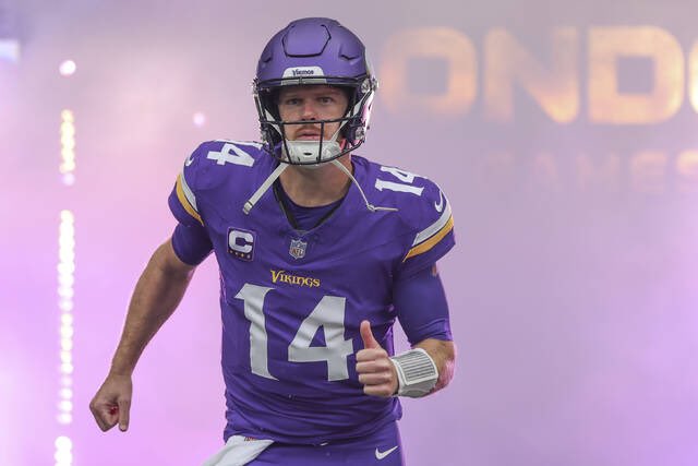 Vikings Pass on Darnold: Free Agency Shock Leaves Fans Divided!