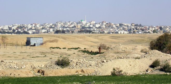 BREAKING: Police Raid Bedouin Town in Negev, Tensions Escalate!