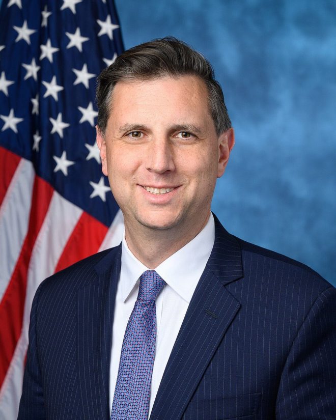 Breaking: Magaziner Alleges Insider Trading Linked to Trump's Tariffs!
