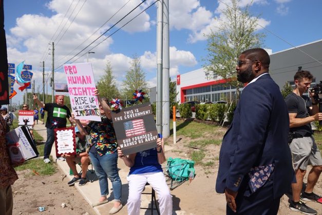 🚨 Byron Donalds Shocks Crowd at Anti-Elon Musk Protest!