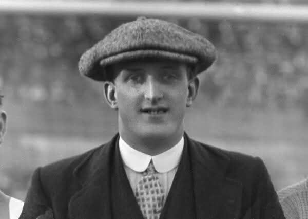 Death of Frank Knowles, Former MUFC Full Back, Aged 59