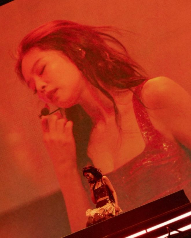 JENNIE's Coachella 2025: A Desert Night of Scandalous Revelations!