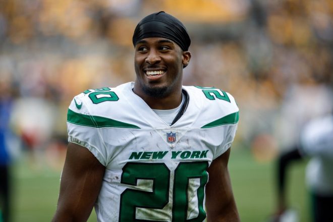 Jets' HC Glenn Eyes RB Committee; Hall Trade Rumors Ignite!