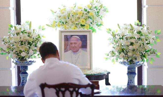 Rahul Gandhi Offers Condolences on Death of Pope Francis