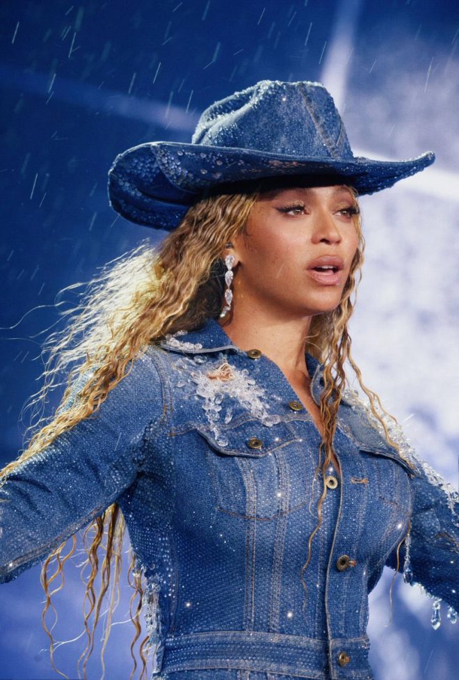 Beyoncé Breaks Records: $70M Boxscore Shatters Female Artist Norms! — Beyoncé concert earnings record, highest-grossing female artist tour, MetLife Stadium music history