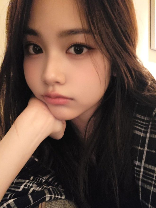CARMEN Sparks Outrage with Shocking Love Declaration on Weverse!