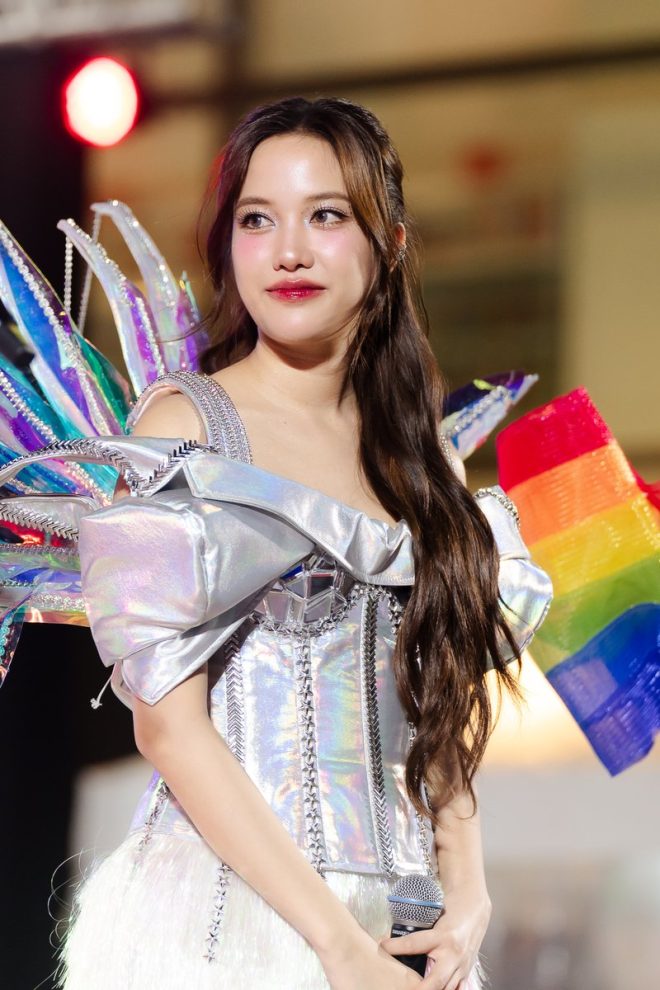 "Controversial Moment: FreenBecky's Stunning Appearance Leaves Colors Frozen in Time! ๐ธ๐ #CTWPridexFB #CentralPrideForAll2025" โ Pride Central World, Colorful Entrance, Vibrant Becky Appearance