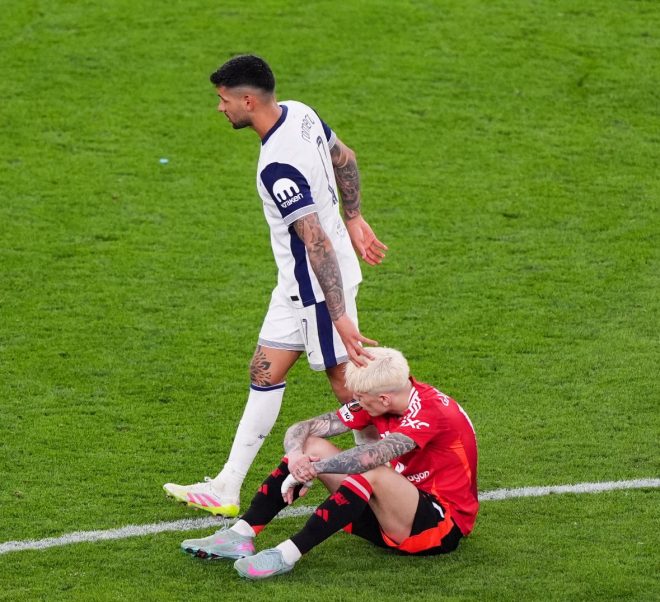Garnacho Sparks Debate: Is Romero Truly the World’s Best Defender? — Alejandro Garnacho highlights, Cuti Romero centre back ranking, best defenders in football 2025