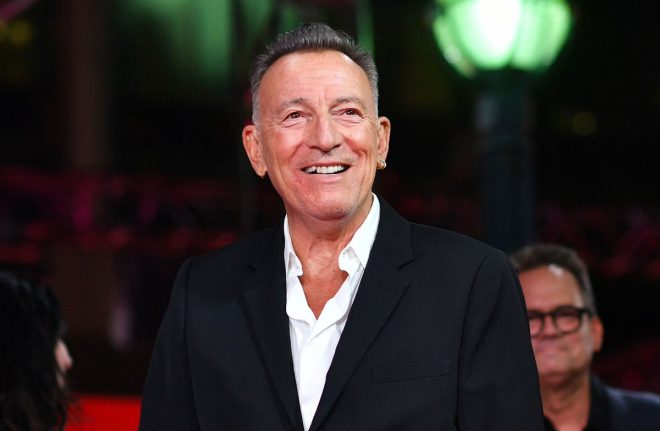 "Is Bruce Springsteen's feud with Trump heating up? RETWEET to show support!" — Bruce Springsteen, Donald Trump, Stand with Bruce Springsteen