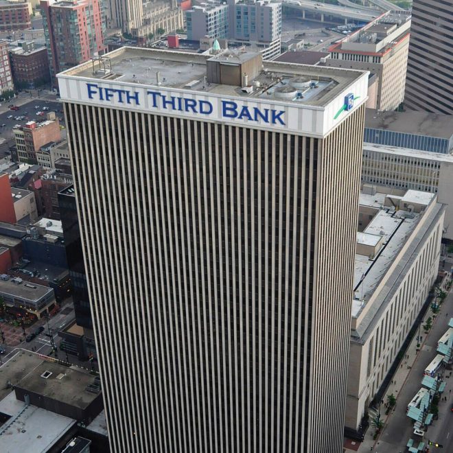 Is Cincinnati's Fifth Third Bank Betting Big on Crypto's Future? — Fifth Third Bank crypto strategy, crypto regulations 2025, institutional crypto investment trends