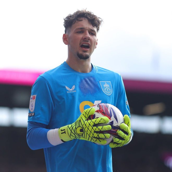 Newcastle's Shocking Goalkeeper Move: Trafford Over Garcia? — Newcastle United transfer news, Premier League goalkeeper targets, James Trafford transfer update
