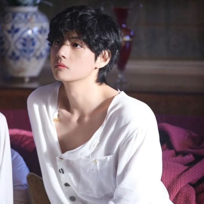 Taehyung's Shocking 5th Win: Is He the K-Pop MVP of All Time? — Taehyung Winter Ahead win, K-pop MVP winners, Park Hyo Shin collaboration