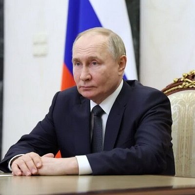 Ukraine's Bold Attempt: Drone Strikes Putin in Kursk, Fails! — drone attack news 2025, Ukraine Russia conflict updates, Putin assassination attempt details