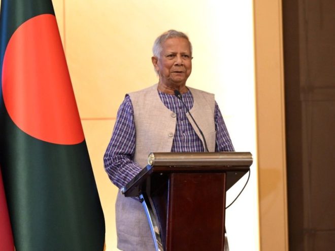 Yunus Faces Pressure to Resign Amidst Looming Dhaka Protests! — Political unrest Bangladesh, Dhaka protests 2025, military influence politics