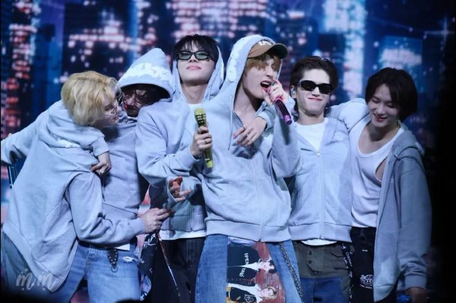 "BOYNEXTDOOR's 2-Year Journey: What’s Next for This Sensation?"
400년동안_피어날_우리청춘
398Years_ToGo_WithBOYNEXTDOOR
BND_私の人生の_BGM — Happy 2nd Anniversary BOYNEXTDOOR, Celebrating BOYNEXTDOOR's Milestone, Love for BOYNEXTDOOR 2025