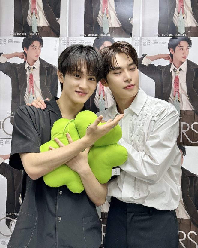 "2025 DOYOUNG CONCERT SHOCKER: MARK's Surprise Appearance Ignites Controversy at DOORS Event! #DOYOUNG #도영 #도어스 #Doors #NCT #NCT127 #NCTDREAM" — 2025 DOYOUNG MARK Concert, DOYOUNG Doors Event, NCT Dream MARK Performance