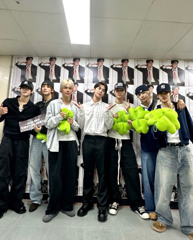 "2025 DOYOUNG CONCERT SHOCKS FANS WITH #RIIZE: Unveiling Controversial Setlist and Surprise Guests! #DOYOUNG #도영 #도어스" — 2025 DOYOUNG Concert, RIIZE event, Kpop experience
DOYOUNG live performance, exclusive showcase, NCT vocalist
2025 Doors concert, ticket information, fan excitement