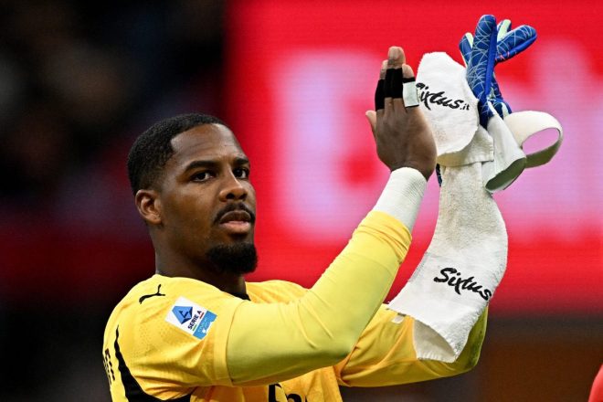 AC Milan Snubs Chelsea's Shocking £15m Offer for Maignan! — AC Milan transfer news, Chelsea bid updates, Maignan contract negotiations