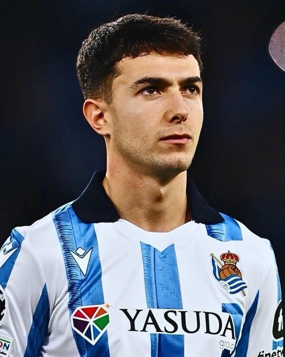 Arsenal's Zubimendi Deal on Edge After Shocking Madrid Call! — Arsenal transfer news, Real Madrid interest in Zubimendi, Martin Zubimendi transfer update