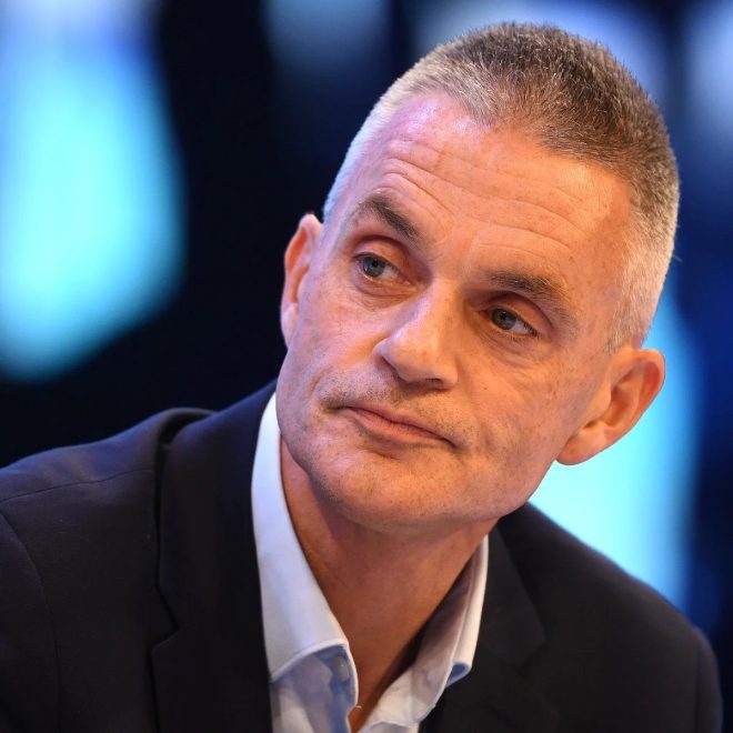 BBC's Tim Davie Stands By Bob Vylan's Controversial Act! — Tim Davie controversy, Glastonbury 2025 highlights, BBC leadership decisions