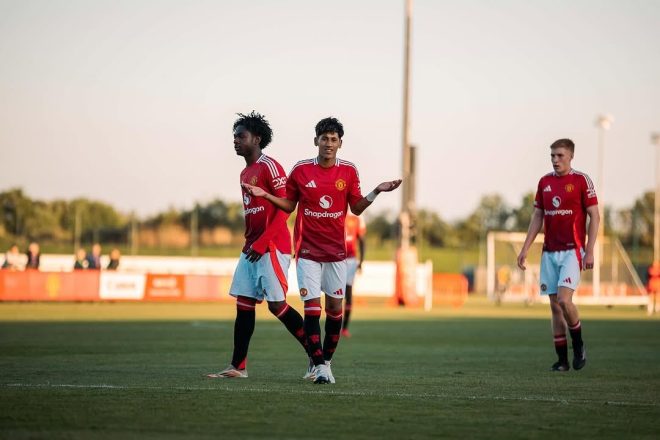 BREAKING: Controversial Stay! JJ Gabriel Stuns Fans! — Manchester United news, JJ Gabriel contract extension, Premier League player updates