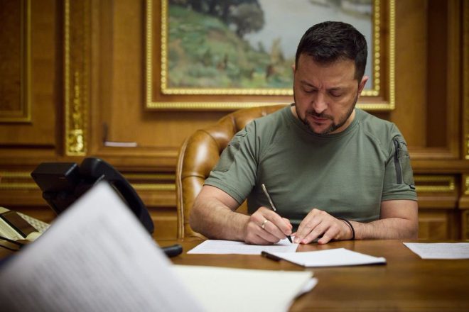 BREAKING: Ukraine Defies Global Norms, Withdraws from Mine Ban — Ukraine military news, anti-personnel mines update, Zelensky decree 2025