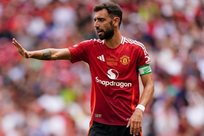 Bruno Fernandes Shocks Fans: Rejects Al-Hilal's Mega Deal! — Bruno Fernandes transfer news, Manchester United latest updates, Al-Hilal offer news