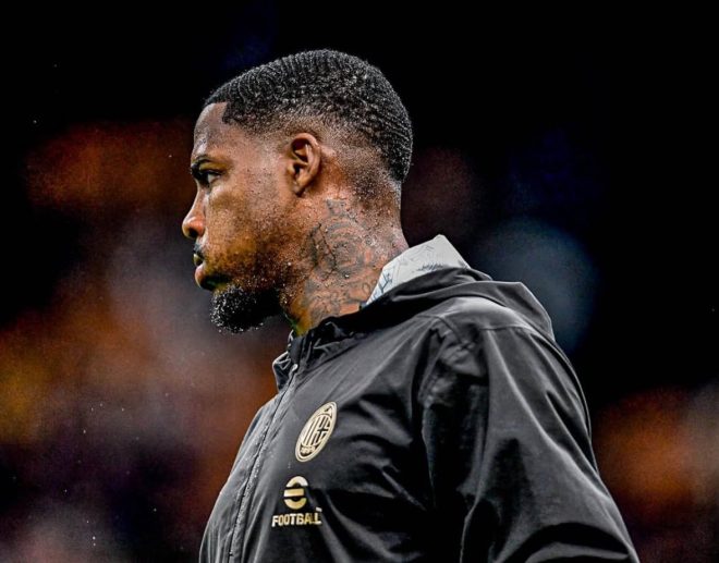 Chelsea Snubs Maignan: Trusting Current Keepers Sparks Debate! — Chelsea goalkeeper situation, Mike Maignan transfer news, AC Milan Chelsea talks