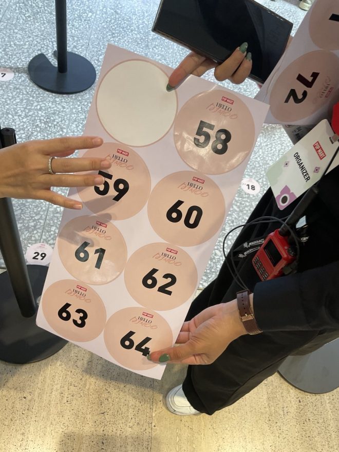 DIMOO Event Sparks Controversy: Are Stickers Enough? — แฟนคลับบิลลี่เบ้, งาน DIMOO EXCLUSIVE 2025, สติกเกอร์จองพื้นที่