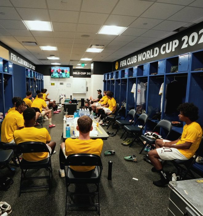 Dortmund's Bench Hides in Locker Room to Escape Heat! — Borussia Dortmund locker room strategy, Club World Cup heat tactics, Cincinnati match temperature impact