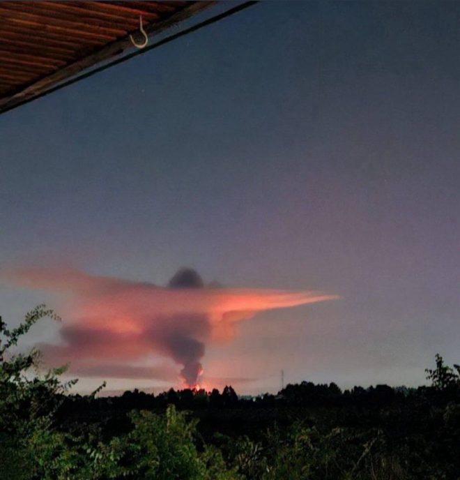 Enigmatic Cloud Emerges Over Bombed Iranian Site: Why? — cloud formation in war zones, Rasht military conflict news, Iranian airstrike aftermath 2025