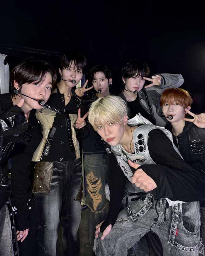 "Goodbye, LOG in! NCTWISH Asia Tour in Bangkok Cancelled?" — Goodbye, NCTWISH, Farewell,
LOG out, NCTWISH_ASIA_TOUR, Signing off,
BANGKOK, NCTWISH_LOGin, See you later.