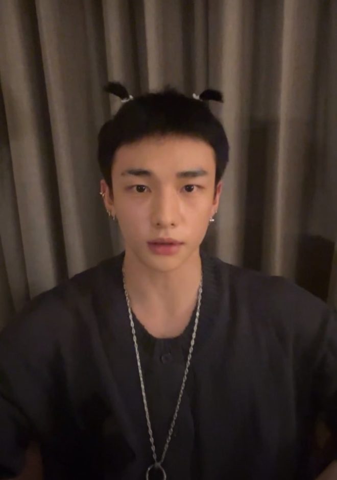 Hyunjin's Bold Move: Mask Straps as Hair Ties? — Hyunjin hairstyle hacks, creative hair solutions, K-pop fashion tips 2025