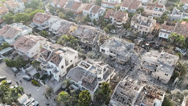 Iran's Missile Strike: Greater Tel Aviv in Chaos! — Iran missile impact analysis, Greater Tel Aviv security threats 2025, Middle East military tensions