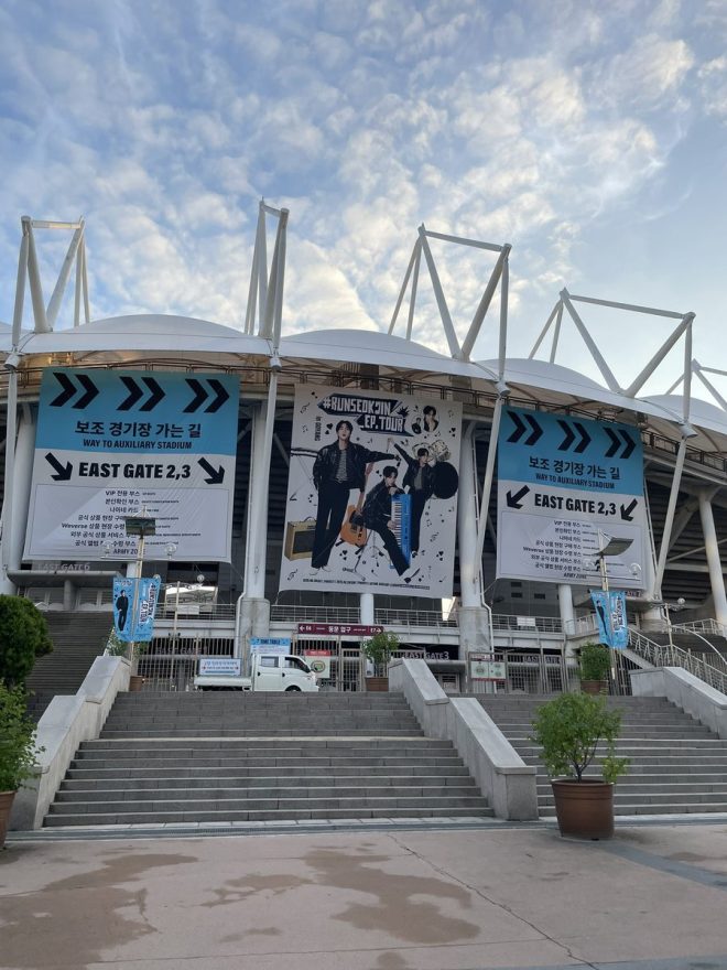Jin's Epic Concert: A Controversial Spin on Variety! — Jin concert experience, Run Jin tour 2025