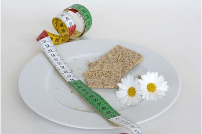Low-Cal Diets: Are They Fueling Depression? — low-calorie diet mental health, calorie restriction depression risk, nutritional impact on mood