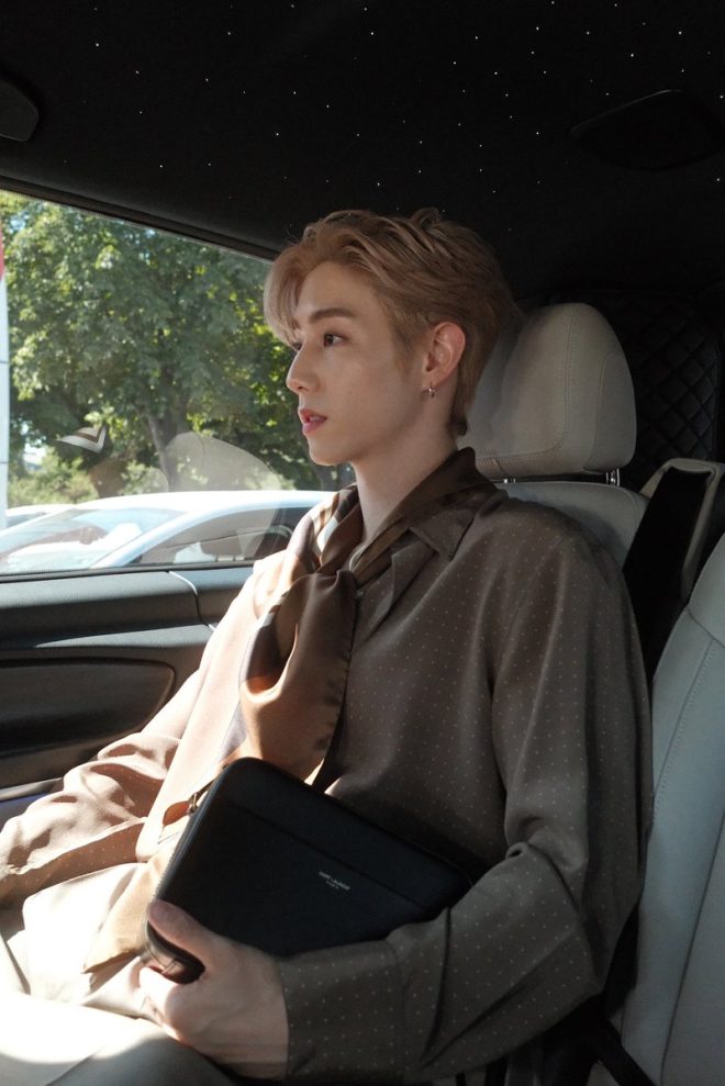"Mark Tuan causes uproar at YSL show with shocking runway shots! What happened? #MarkTuanxYSLSS26 #ControversyAlert" —
Fashion show photoshoot
Celebrity style capture
High fashion photography