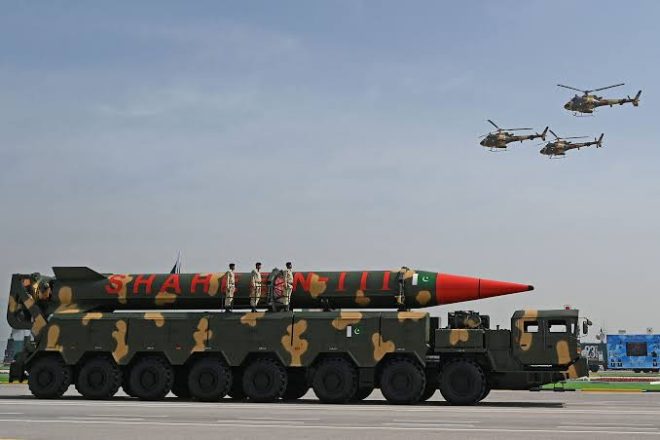 "🚨 Pakistan Threatens Nuclear Retaliation on Israel if US Attacks Iran! 😱" —  Pakistani nuclear threat, Middle East conflict, US-Iran tensions
