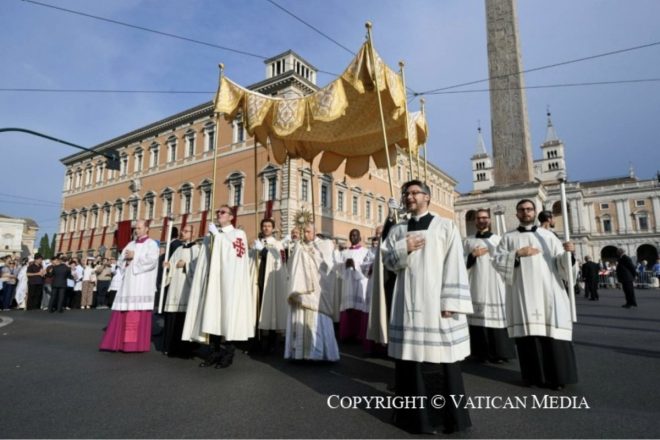 Pope Leo XIV Shocks World: Foot Procession with Eucharist! — Pope Leo XIV procession 2025, Solemnity of Corpus Christi events, Most Blessed Sacrament significance
