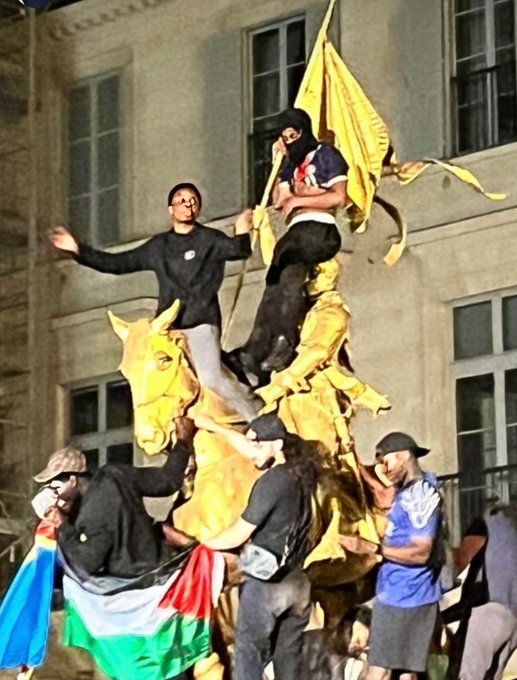 Shock in Paris: Joan of Arc Statue Defaced Amid Migrant Tensions! —  Statue vandalism Paris, Joan of Arc controversy, cultural heritage attacks 2025