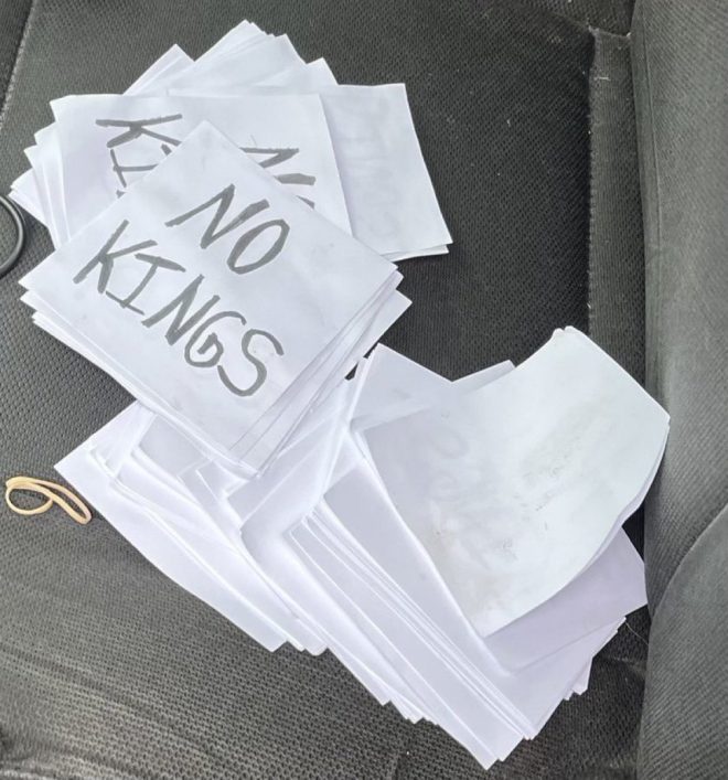 Shocking Link: Shooter's Vehicle and 'No Kings' Flyers! — Minnesota shooting news, political violence investigation