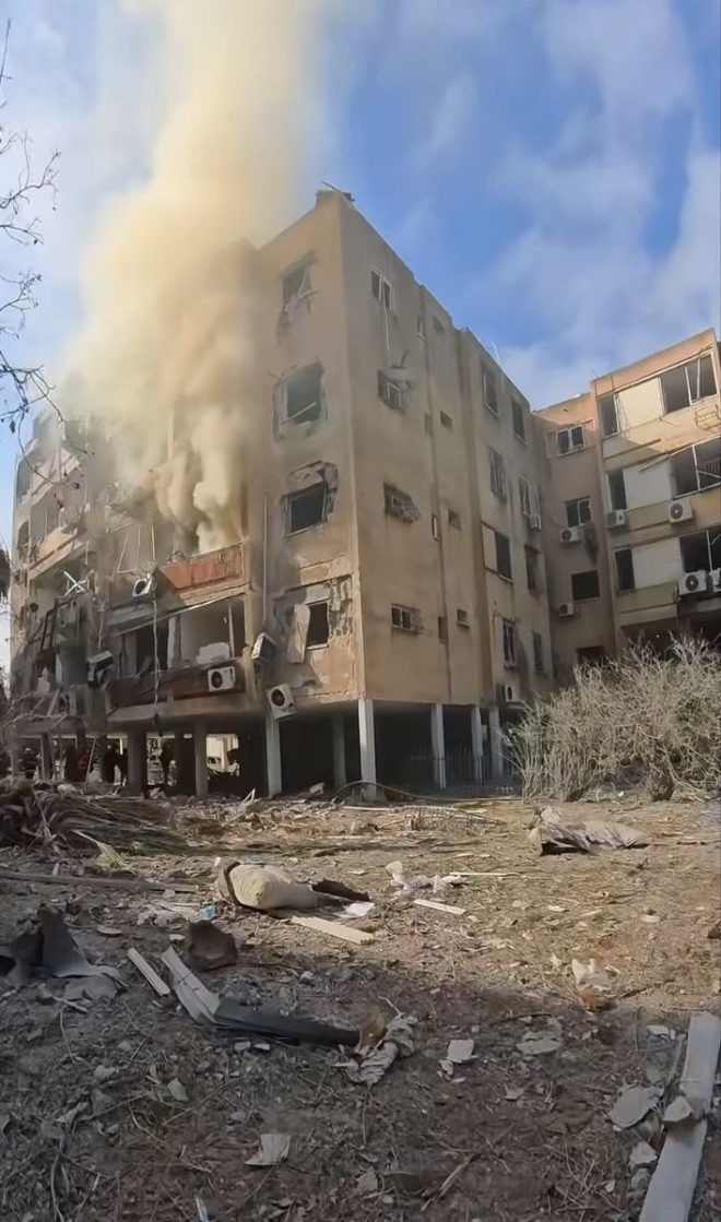 Shocking New Footage: Iran's Devastating Strike on Israel! — Iran Israel conflict updates, 2025 Iran attack footage, Israel destruction news