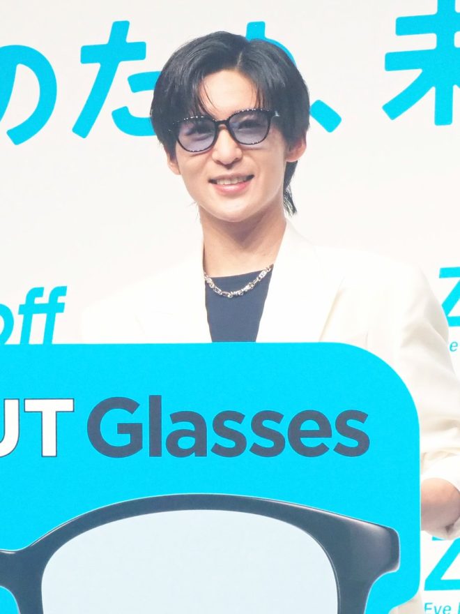 Snow Man's Meguro Ren Sparks Debate with Bold Color Choice! — Zoffアンバサダー, Snow Man新曲2025, 目黒蓮ファッション