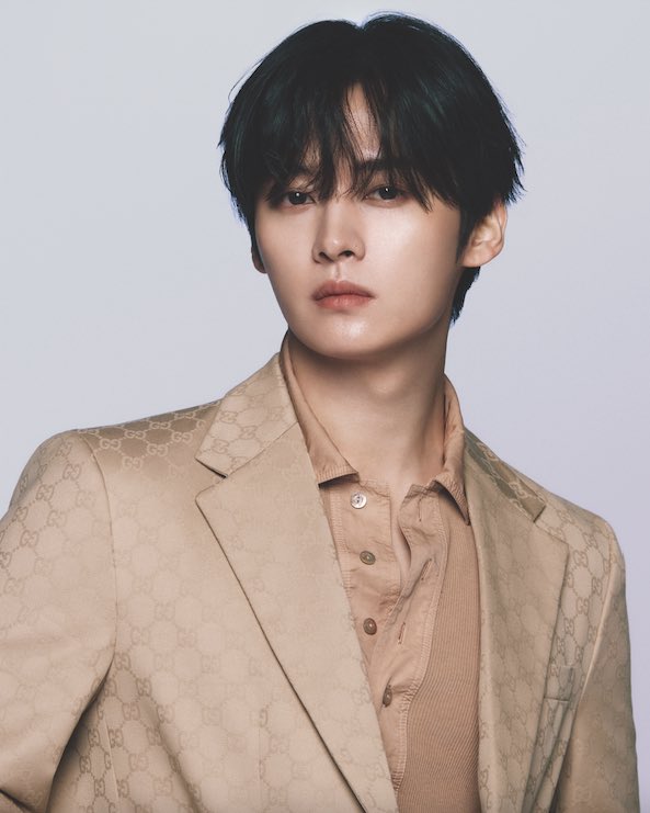 Stray Kids' Lee Know: Gucci's Shocking New Face!
What This Means for Fashion and K-Pop! — Lee Know Gucci Fashion, Stray Kids Lee Know Style, Gucci Brand Ambassador 2025