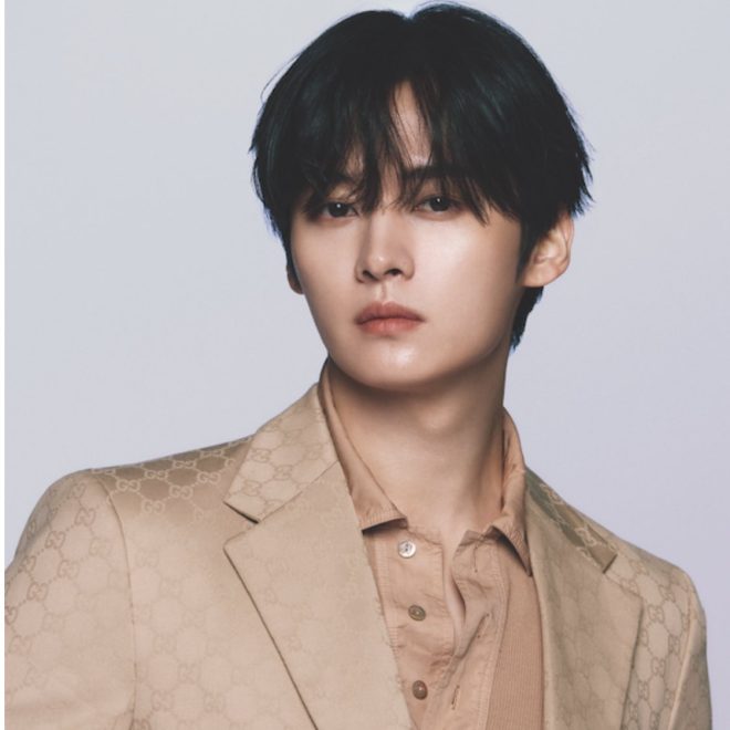 Stray Kids' Lee Know Sparks Debate as GUCCI's New Face! — Lee Know GUCCI ambassador, Stray Kids fashion collaboration, K-pop global brand ambassador