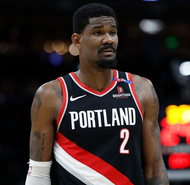 "The End of an Era: DeAndre Ayton breaks contract with Blazers, shocks NBA as he becomes a free agent! π±" β DeAndre Ayton contract buyout, Blazers free agent, Shams Charania news
NBA breaking news, DeAndre Ayton Blazers, free agent contract buyout
Portland Trail Blazers, DeAndre Ayton contract, NBA free agency