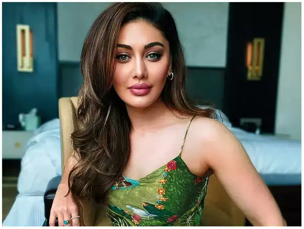Tragic Death of Bigg Boss Star Shefali Jariwala at 42