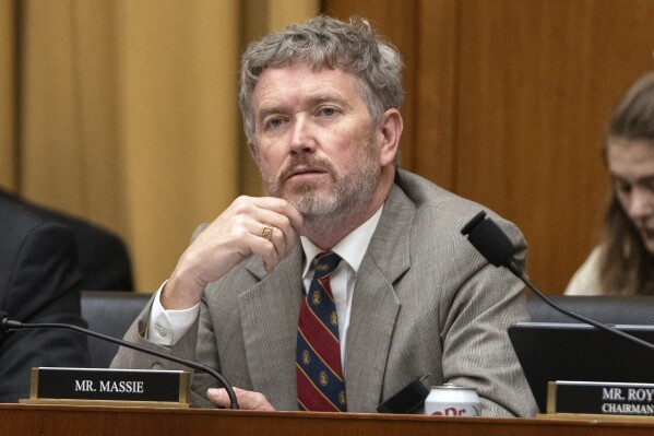 Trump Targets Massie: Is His Political Career in Jeopardy? — Trump primary challenge, 2026 election polling, Massie political future