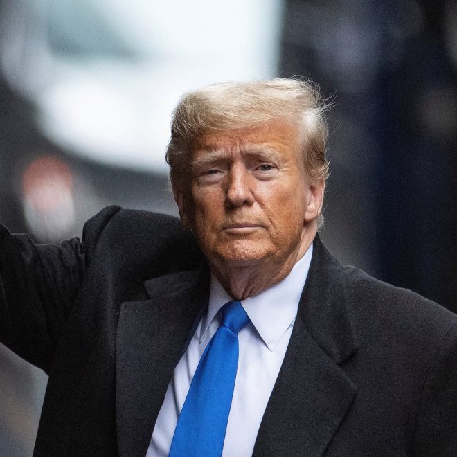 Trump's $1.4B War Chest: Can He Rescue the GOP Again? — Trump fundraising strategies, GOP midterm elections 2026, House majority dynamics 2025